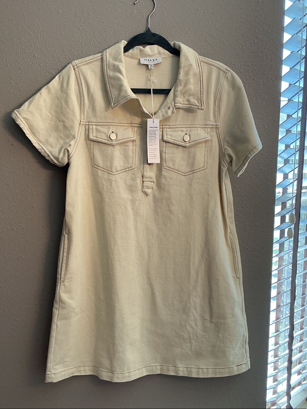 Gilli Short Sleeve Polo Shift Dress in Light Beige
